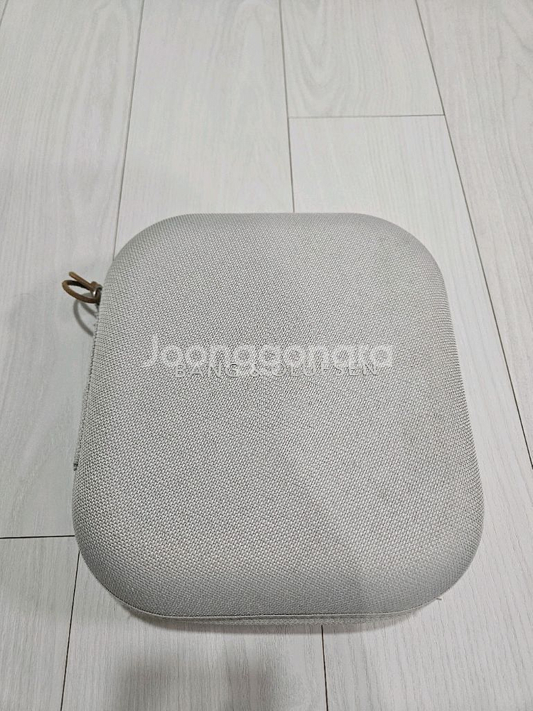 뱅앤올룹슨 BeoPlay HX 샌드--3