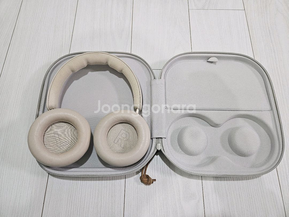 뱅앤올룹슨 BeoPlay HX 샌드--2