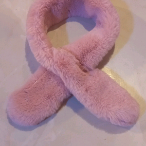 핑크 퍼 머플러, 목도리