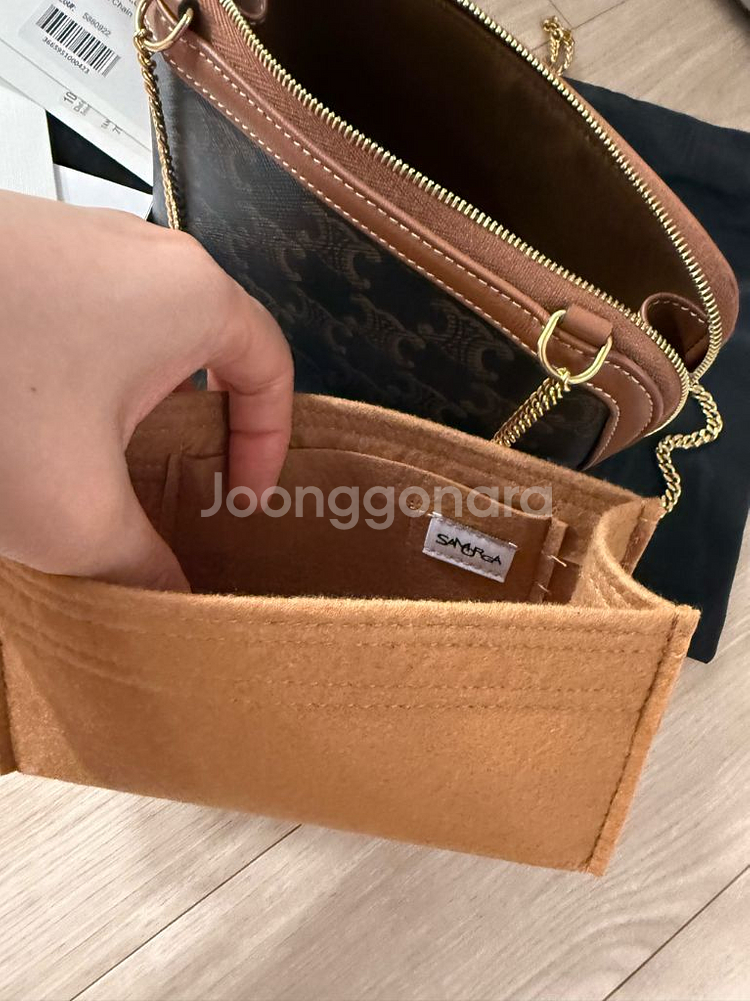 셀린느 트리옹프 체인 클러치--5