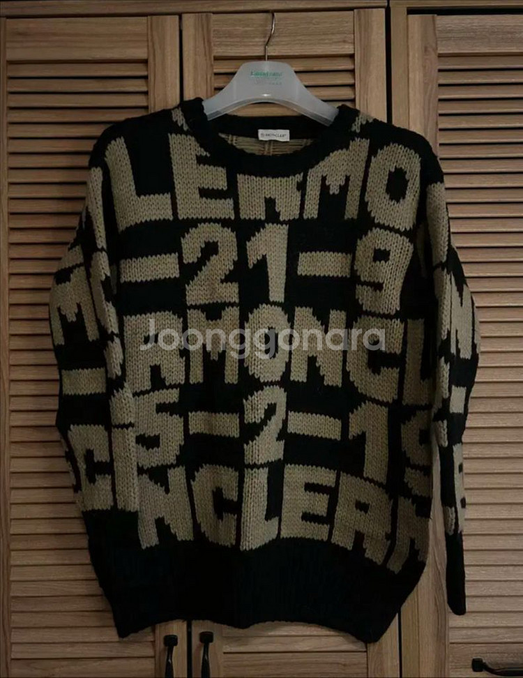 몽클레어 레터링 니트 XS (보통 55착용)--0