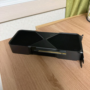 5070fe 중고 78만 판매합니다. 예약 중...