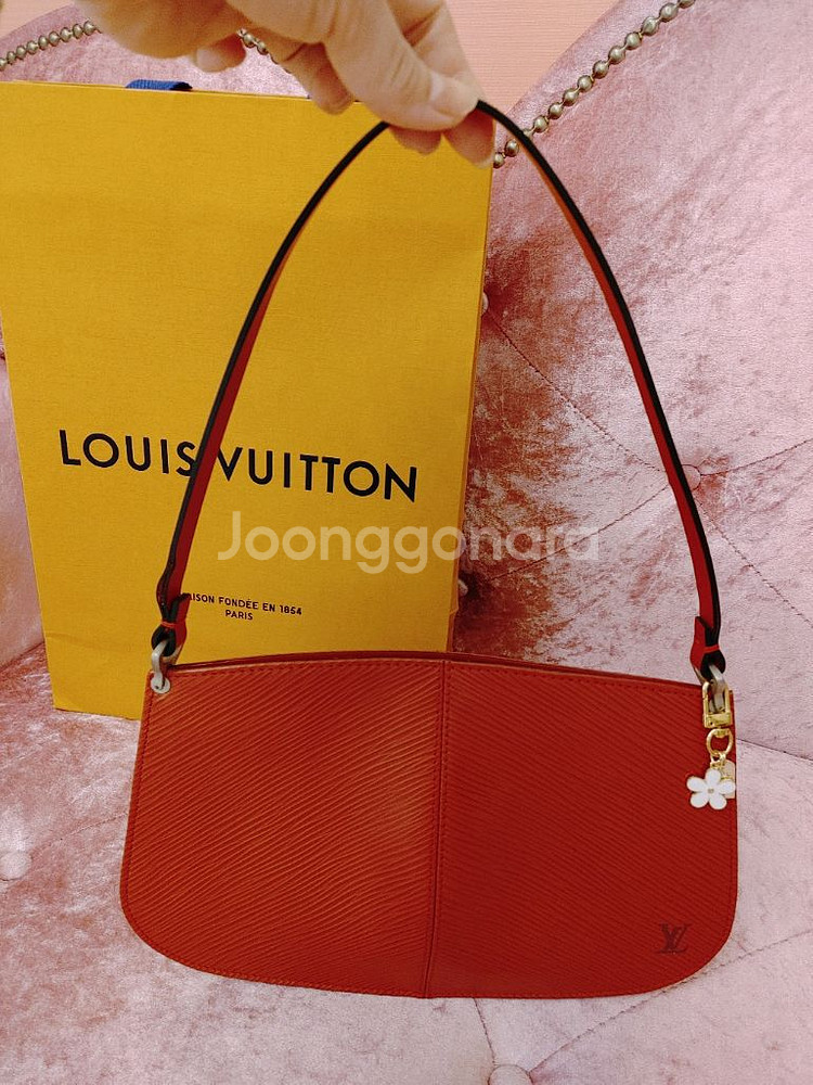 정품- 루이비통 에피 포쉐트 데미룬 미니백--6