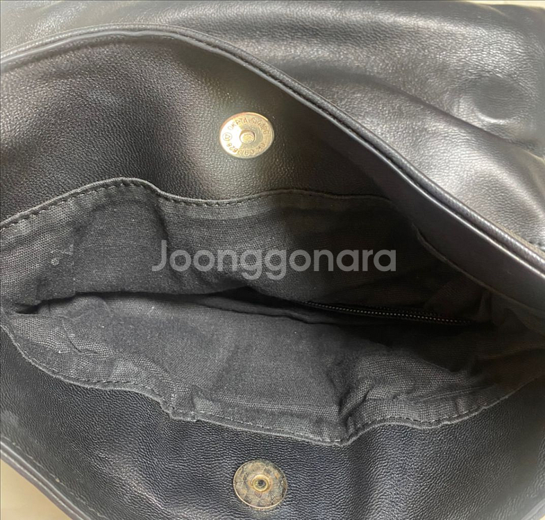 지방시 가죽 블랙 크로스백 빈티지--3