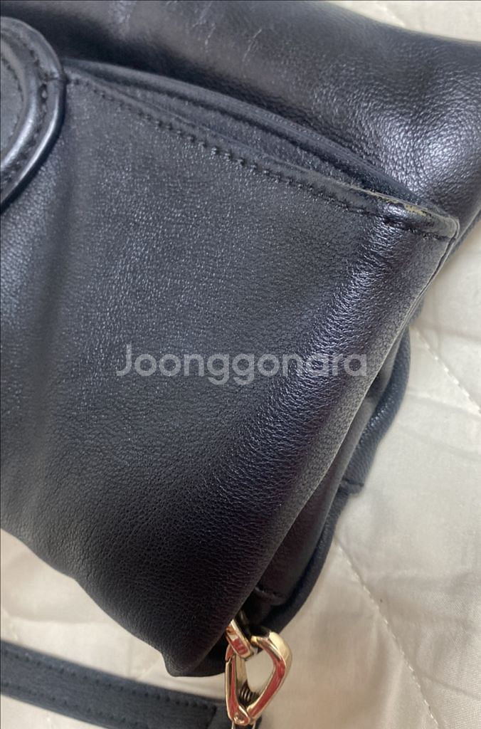 지방시 가죽 블랙 크로스백 빈티지--7