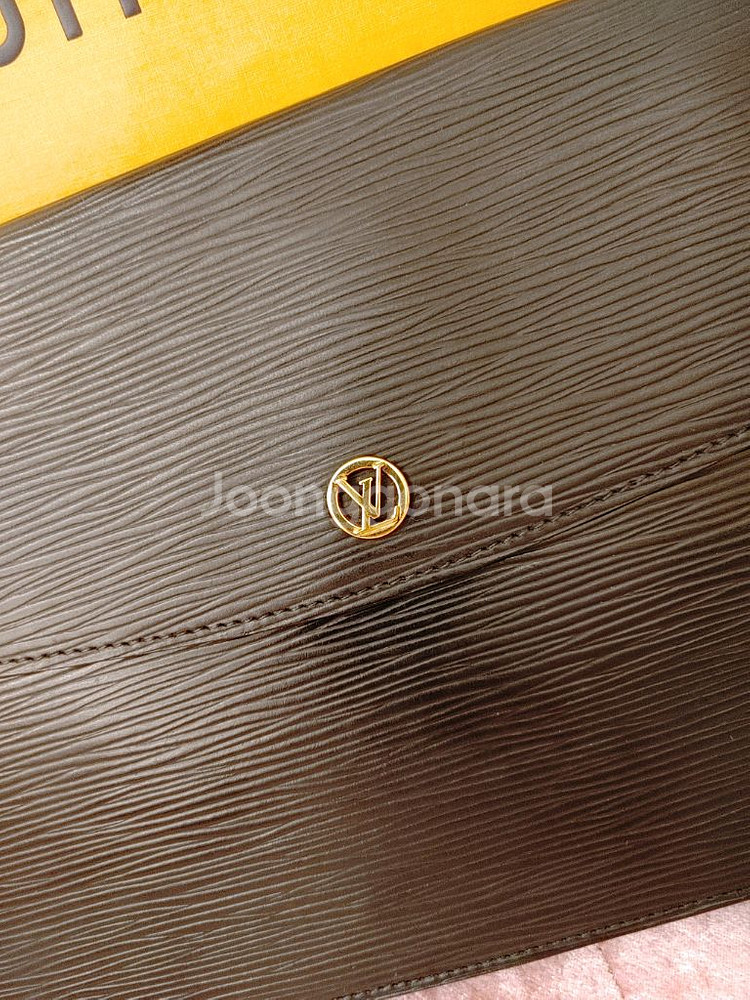 정품- 루이비통 에피 클러치- 남여공용--5