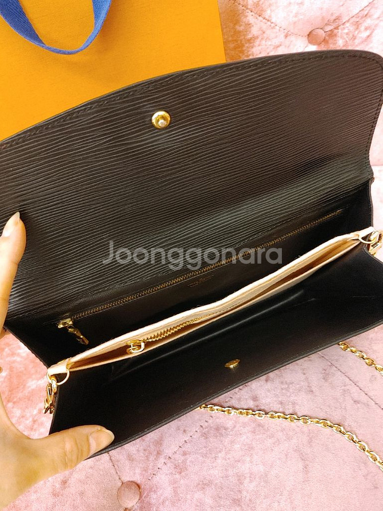 정품- 루이비통 에피 클러치- 남여공용--3
