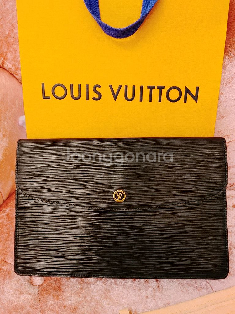 정품- 루이비통 에피 클러치- 남여공용--8