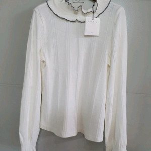 (명품) 산드로 새상품 화이트 프릴 블라우스.