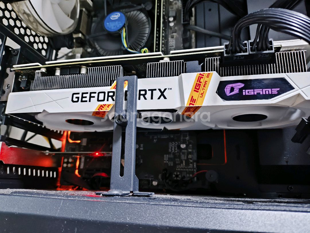 COLORFUL RTX3070 WHITE--2