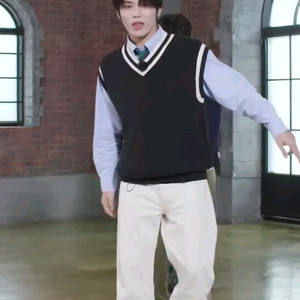 톰보이 조끼 프리사쥬 남여공용 nct