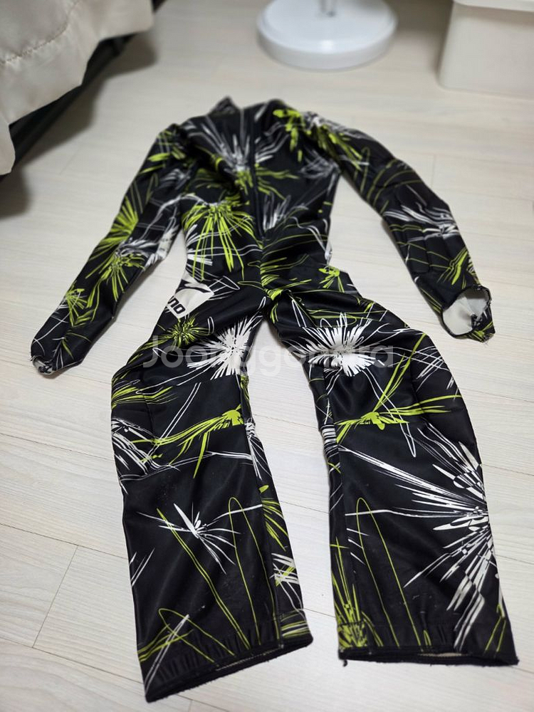 스키 레이싱 수트 팝니다--2