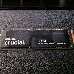 마이크론 Crucial T710 M.2 NVMe아스크텍