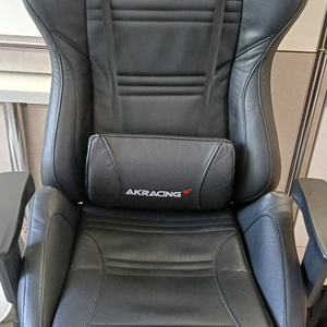 제닉스 akracing 리얼레더 천연가죽 게이밍 의자