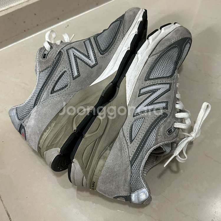 뉴발란스 990 v4 /240--7