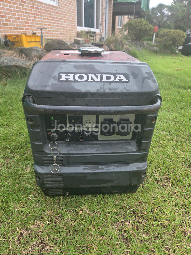 혼다 EU30is 3키로 무소음 발전기--0