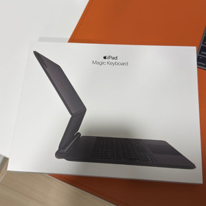 아이패드 11인치 매직키보드 팔아요