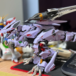 조이드 아다마스 마키나 AMZ-01 버서크 퓨러 개봉품