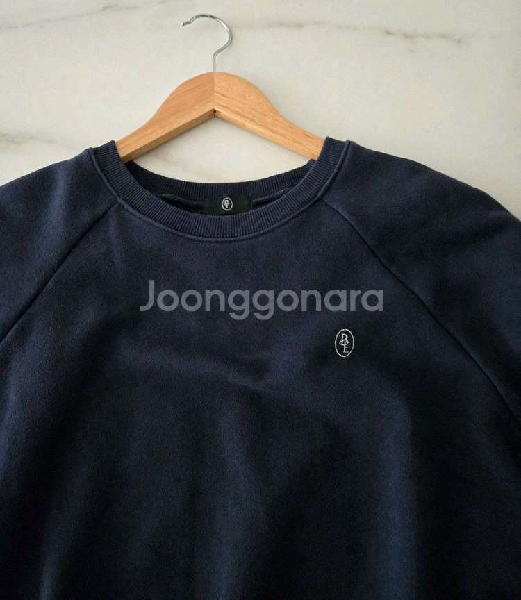 베니토 자체제작 맨투맨 티--3