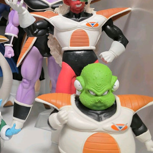 드래곤볼 기뉴특전대 피규어입니다 총5개 일괄판매입니다