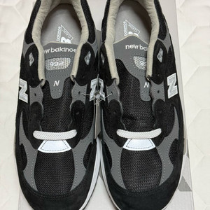 뉴발란스 992 블랙 265사이즈 새제품