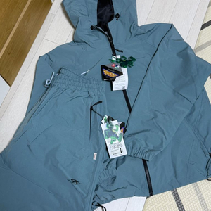 2425 비에스래빗 보드복 셋업 라지 20만(새상품)