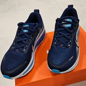 나이키 보메로18 265mm 특A급 중고 런닝화