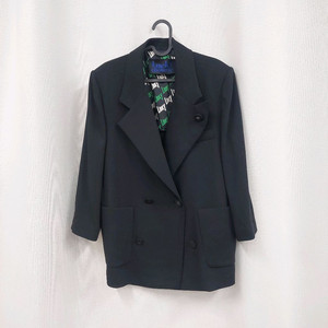 럭키슈에뜨 7부 블랙 자켓