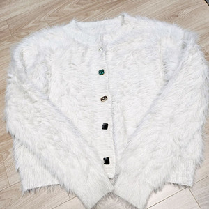부드러운 아이보리 앙고라 퍼 가디건 (미착용)