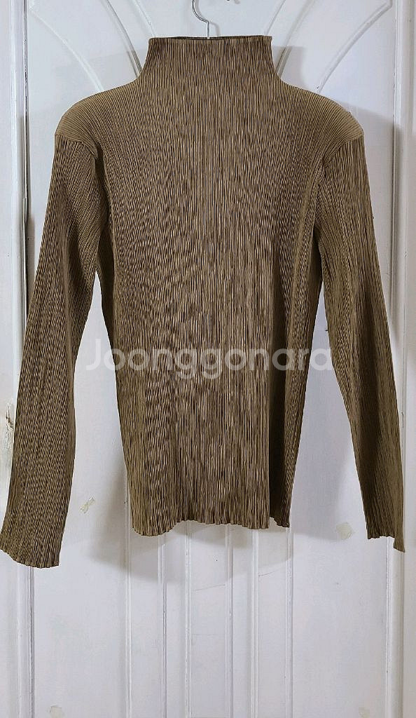 정품 이세이미야케 해칭 플리츠 하이넥 탑--2