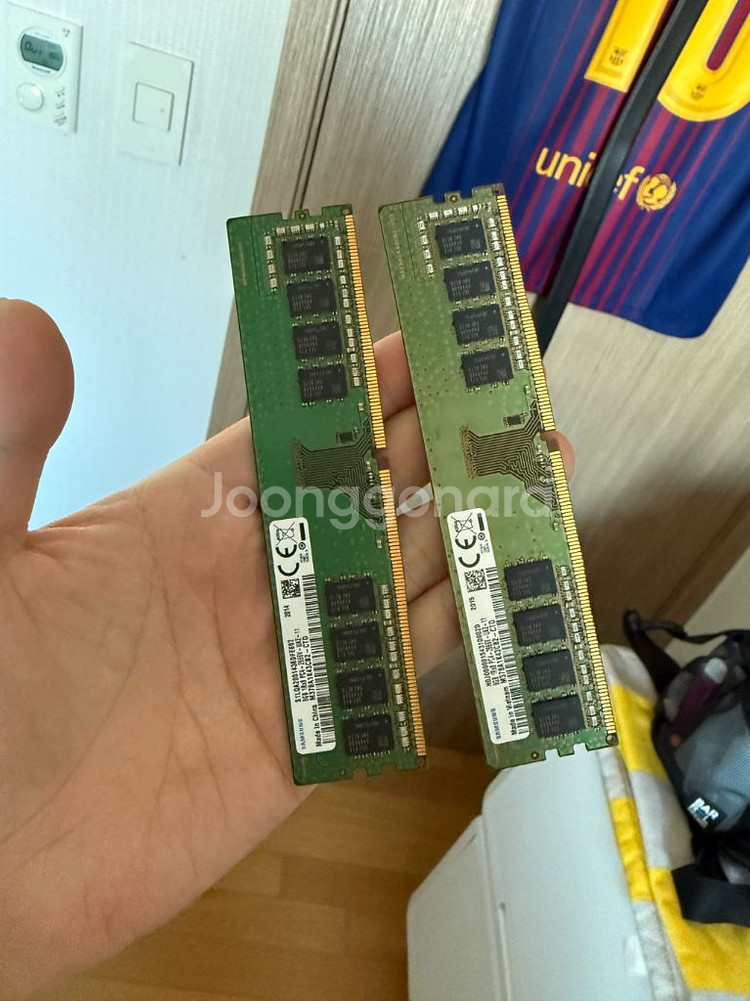 삼성 ddr4 8기가 2개--0