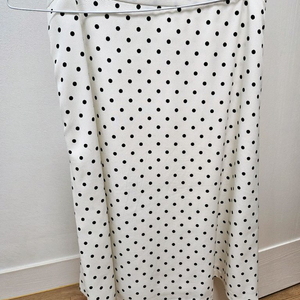 코스모폴리탄줄리이 도트스커트