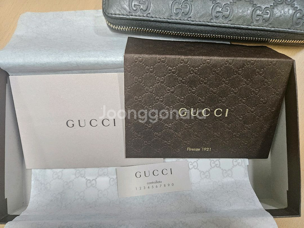 구찌 지퍼 장지갑 신품급 팝니다.(정품)--3