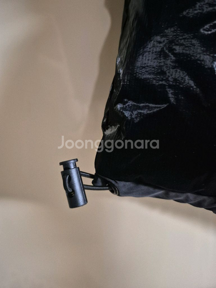 몽돌 (무신사 브랜드) 글로시 패딩 M--4