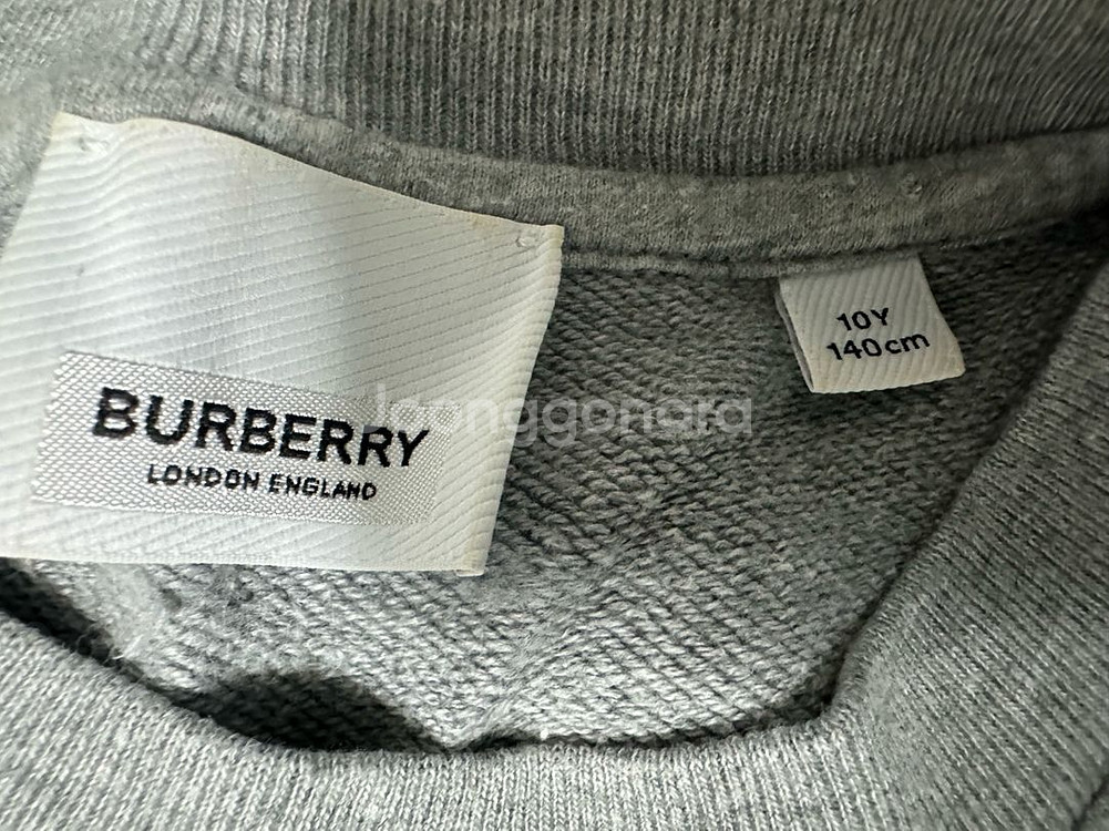 버버리 키즈 맨투맨 140--2