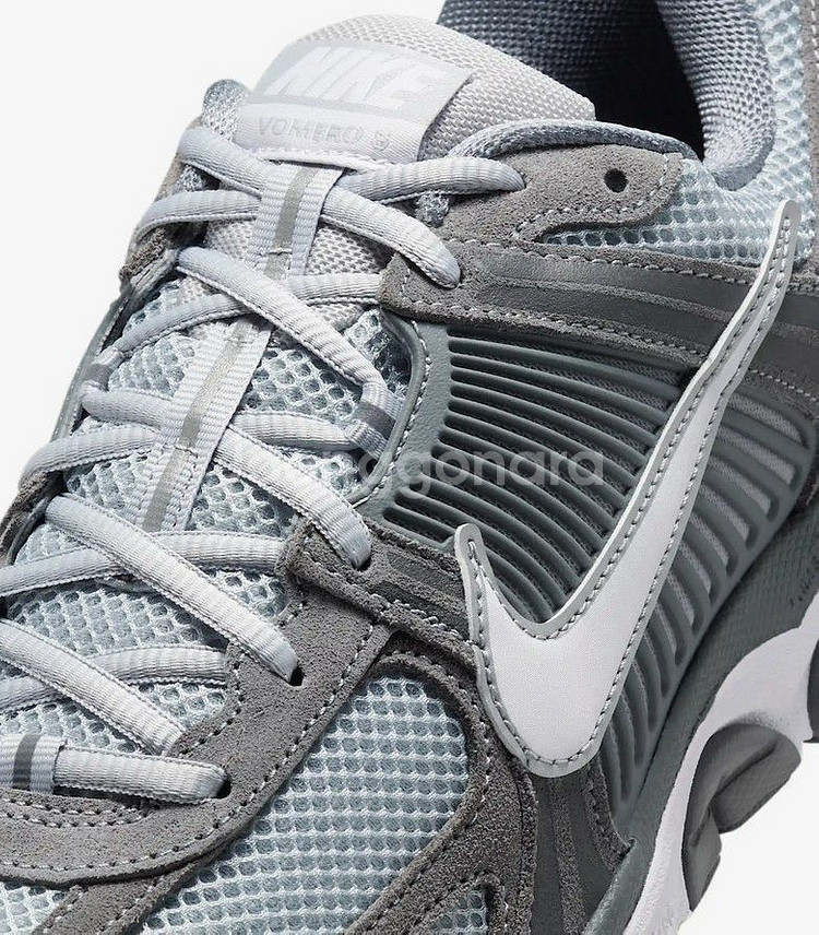 [265 270 300] 나이키 줌 보메로5 쿨그레이--5