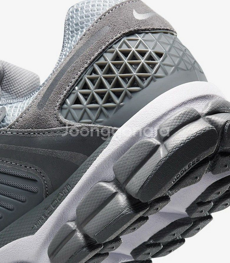 [265 270 300] 나이키 줌 보메로5 쿨그레이--6