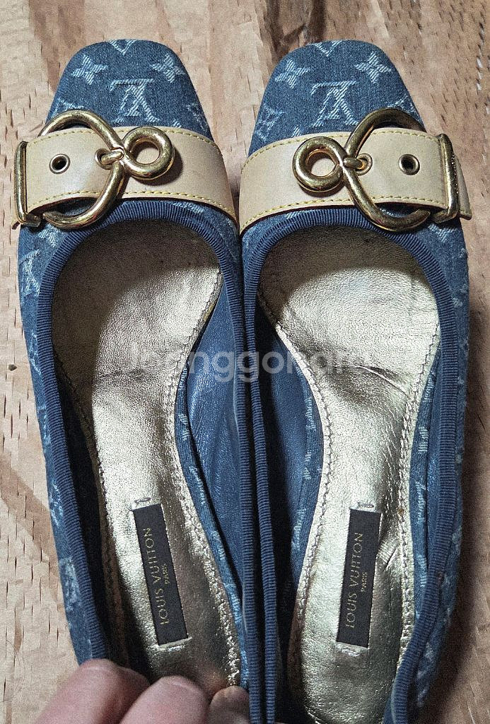 루이비통 정품 데님 미들 구두 판매합니다--1