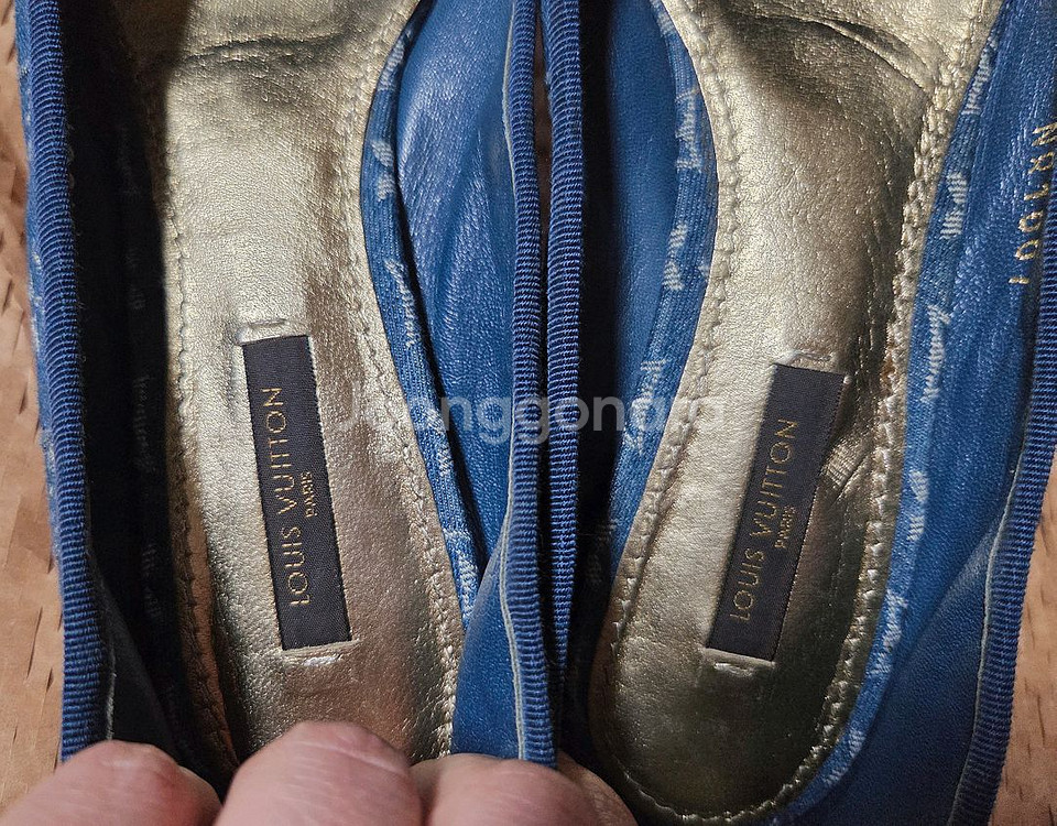 루이비통 정품 데님 미들 구두 판매합니다--2