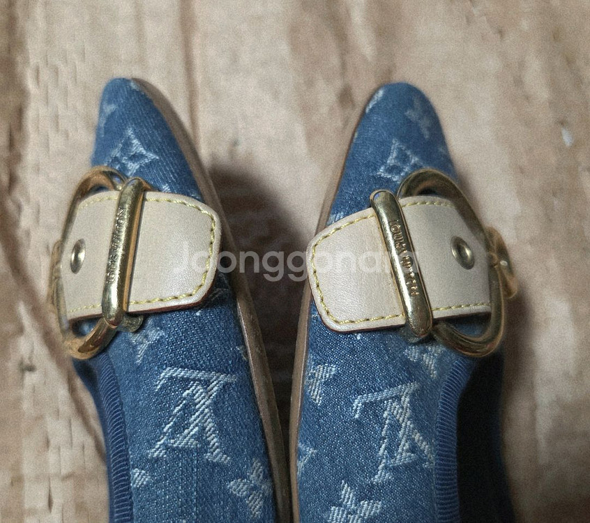 루이비통 정품 데님 미들 구두 판매합니다--6