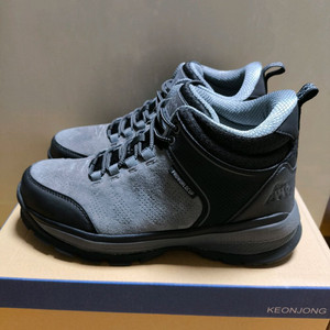 [(새상품)]등산화 프로월드컵265 트레킹화 운동화