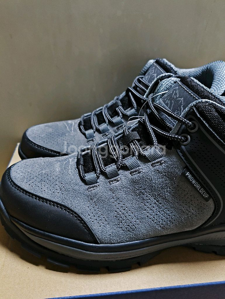 [(새상품)]등산화 프로월드컵265 트레킹화 운동화--3