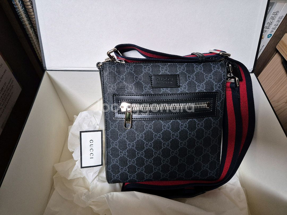 구찌 GG 수프림 메신저백--1