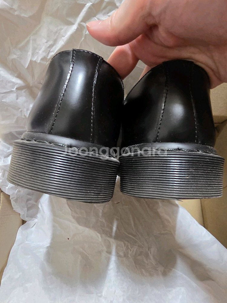 닥터마틴 290 사이즈 구두 판매 합니다--5