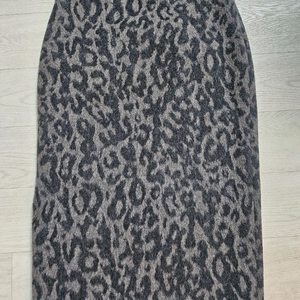 잇미샤 레오파드 패턴 스커트
