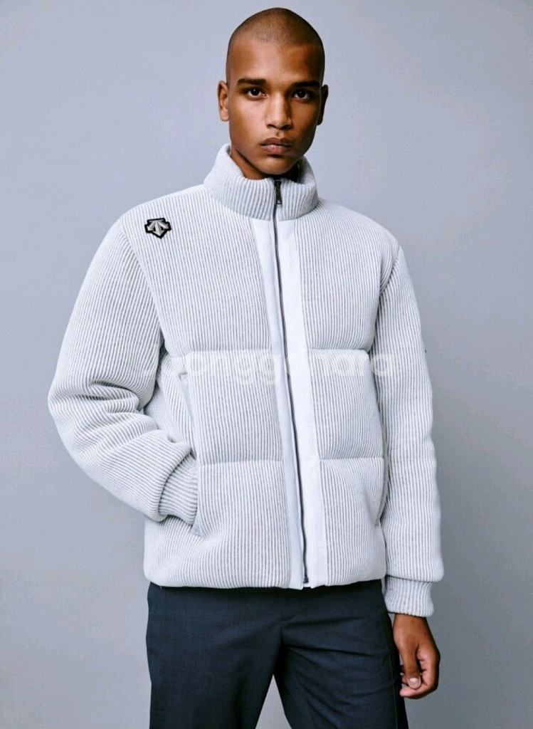 데상트 구스다운 패딩 블랙(105)--0