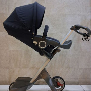 노르웨이산 최고급 명품 럭셔리 디럭스 유모차 스토케.