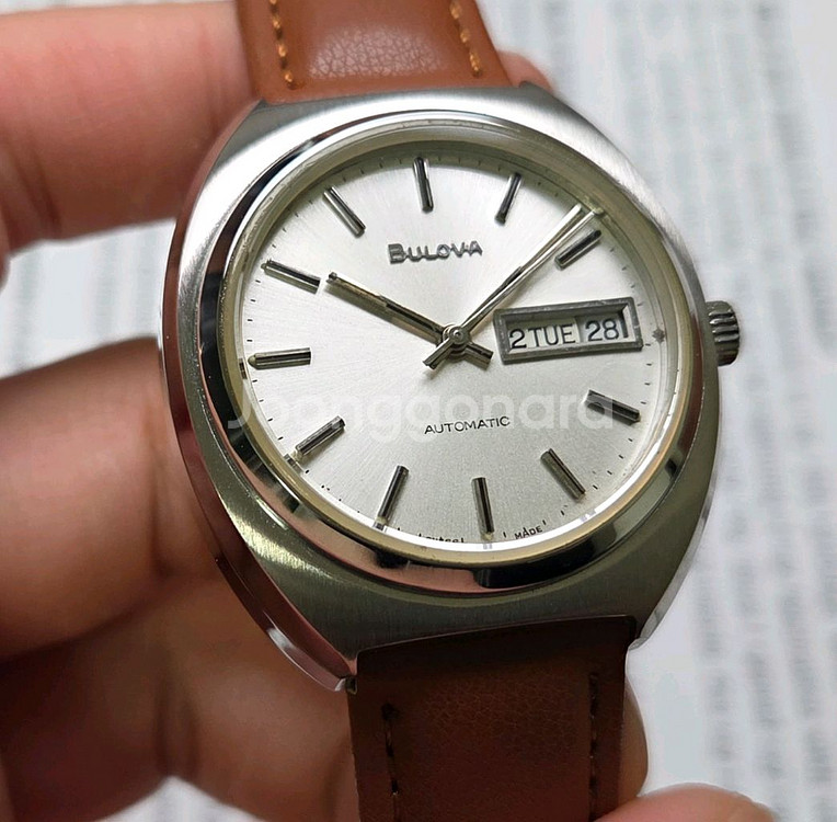 빈티지 부로바 터틀 오리지널 실버다이얼 데이데이트 오토--2