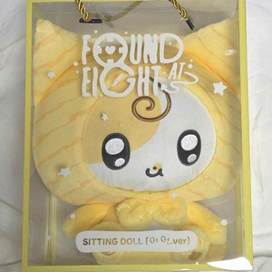 미개봉 아이유 팝업 시팅 인형 이언 버전