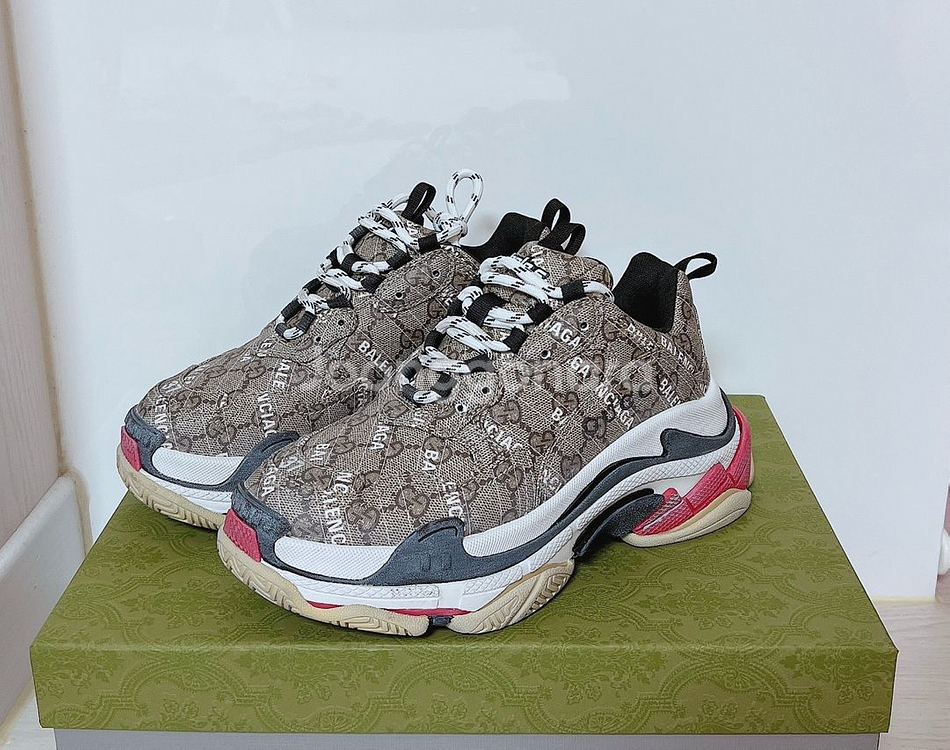 카드값이슈로급처발렌시아가 구찌 콜라보 한정판 37사이즈--0